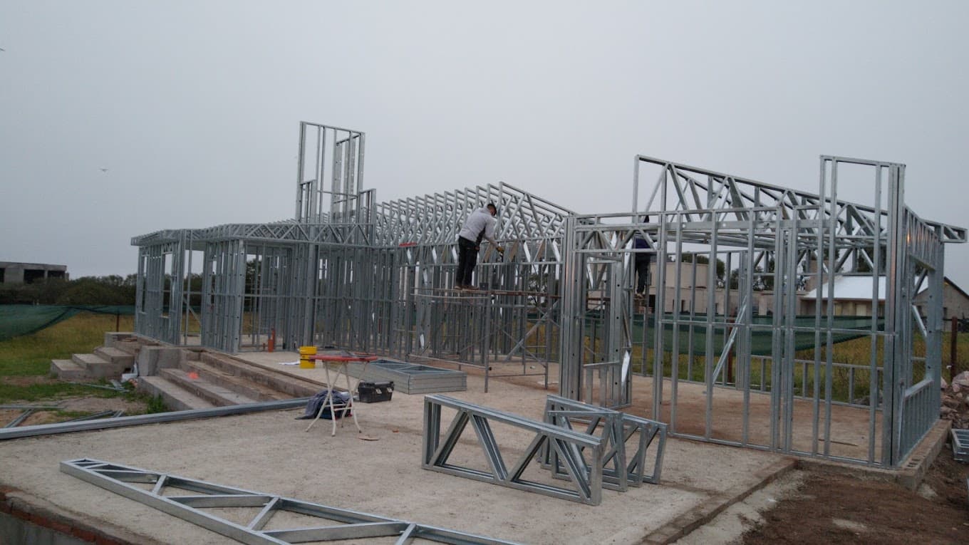 Construcción en Gris con Steel Frame